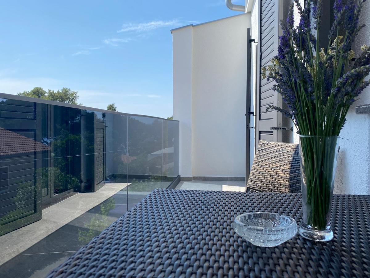 Apartments Tasha Mali Losinj Ngoại thất bức ảnh
