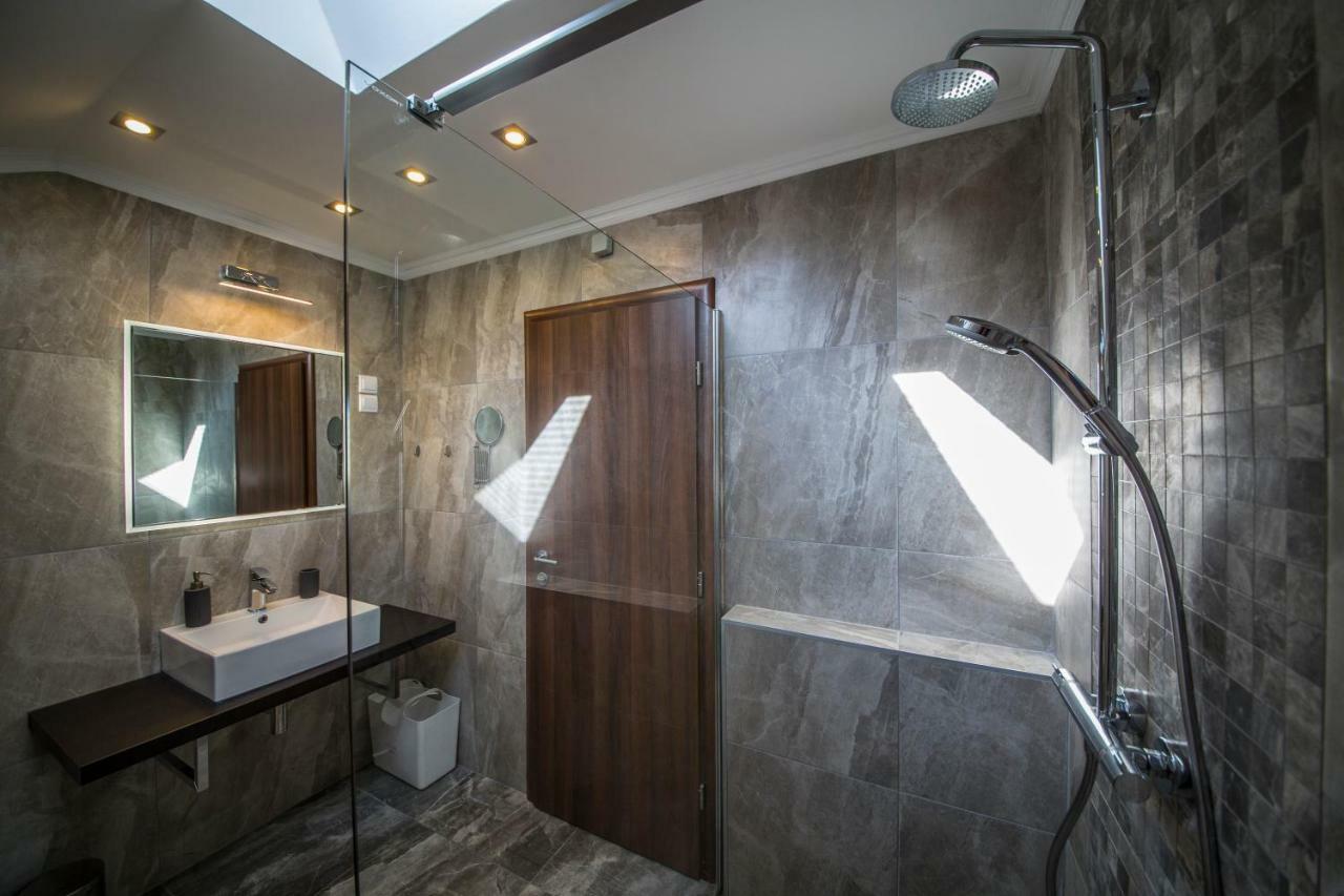 Apartments Tasha Mali Losinj Ngoại thất bức ảnh
